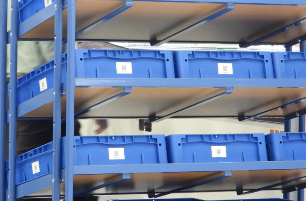 Sistemi automatici di stoccaggio per contenitori