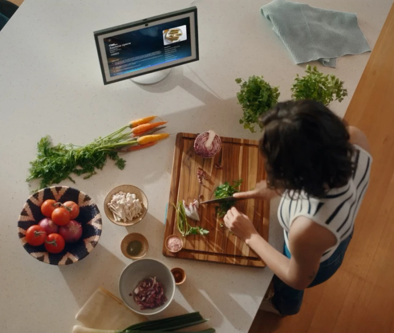 Amazon Alexa Plus assistente vocale intelligente smart home