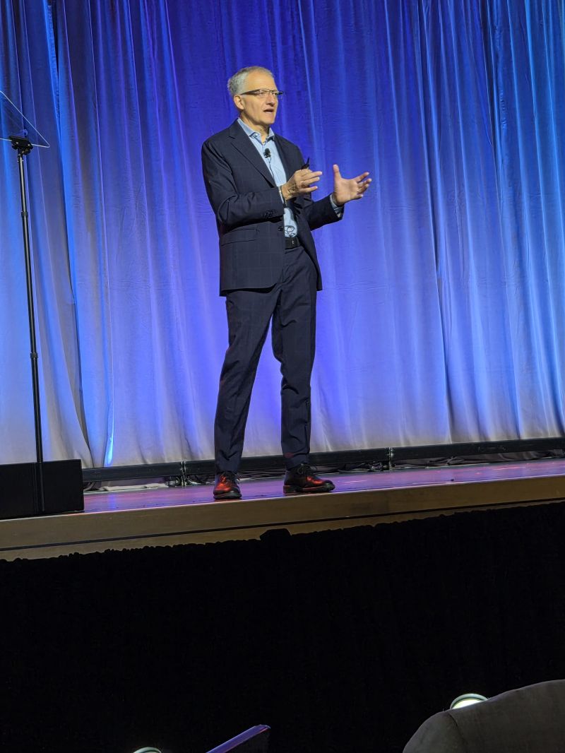 Roberto Canevari durante il suo intervento a CSCMP Edge Nashville